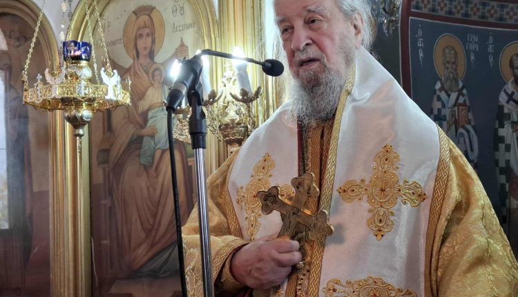 Αρχιερατική-Θεία-Λειτουργία-στον-ΙΝ.-Αγίας-Παρασκευής-στο-Πυργί-Αυλωναρίου