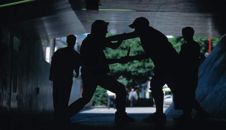 Ελεύθεροι-οι-τρεις-ανήλικοι-για-τον-ξυλοδαρμό-12χρονου-συμμαθητή-τους-–-Κατασχέθηκε-το-κινητό-με-το-βίντεο-–-ertnews.gr