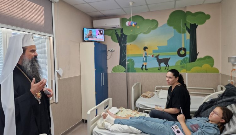 Ο-Πατριάρχης-Βουλγαρίας-επισκέφθηκε-το-παιδιατρικό-τμήμα-του-Νοσοκομείου-Πιρόγκοφ