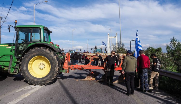 Αγροτικό:-Πυρετός-συσκέψεων-στα-μπλόκα-μετά-τις-εξαγγελίες-Τσιάρα-ertnews.gr