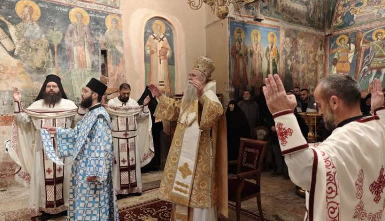 Ο-Μαυροβουνίου-Ιωαννίκιος-στην-καθέδρα-των-Σέρβων-Πατριαρχών-στο-Πέτς