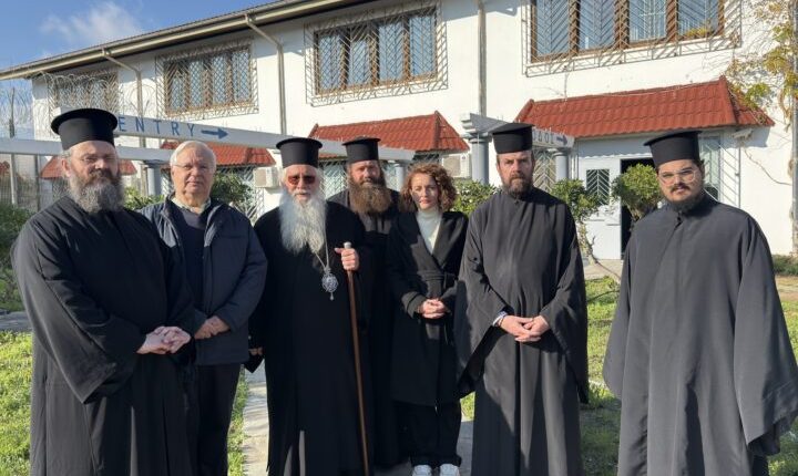 Επίσκεψη-Μητροπολίτη-Θηβών-στις-Φυλακές-Ελεώνα