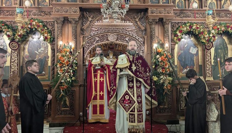 Πλήθος-πιστών-στον-Ιερό-Ναό-Αγίου-Ελευθερίου-οδού-Αχαρνών-την-Κυριακή-των-Προπατόρων