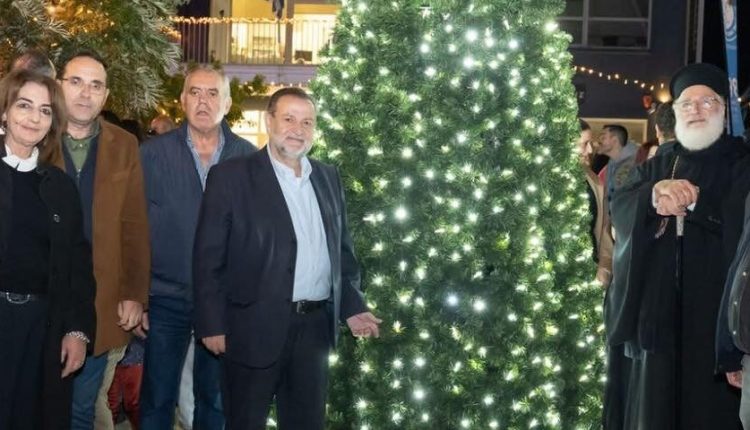 Φωταγώγηση-Χριστουγεννιάτικου-δέντρου-στο-Αρκαλοχώρι