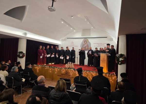 Ο-Μητροπολίτης-Θήρας-για-σπουδαιότητα-της-βυζαντινής-μουσικής-στη-λατρευτική-ζωή-της-Εκκλησίας