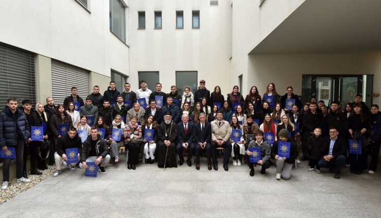 Απονεμήθηκαν-135-υποτροφίες-σε-μαθητές-και-φοιτητές:-Ο-Πατριάρχης-Σερβίας-είναι-ένας-από-τους-μεγαλύτερους-δωρητές