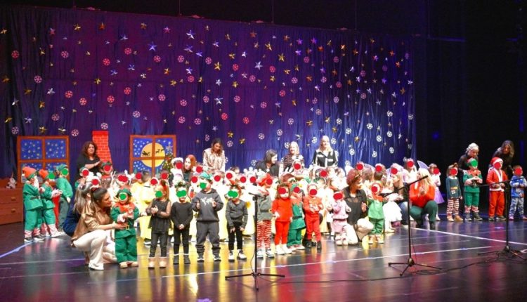 Χριστουγεννιάτικη-εορτή-Βρεφονηπιακών-ΙΜ.-Μαρωνείας-και-13ου-Νηπιαγωγείου-Κομοτηνής
