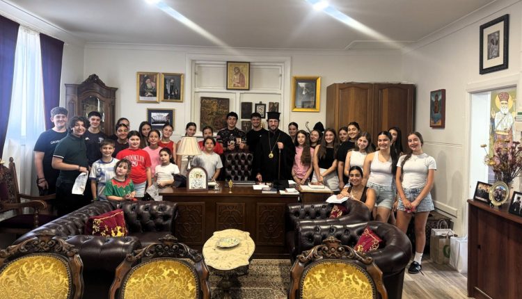 Μαθητές-έψαλαν-τα-Χριστουγεννιάτικα-κάλαντα-στον-Επίσκοπο-Αδελαΐδος-Σιλουανό