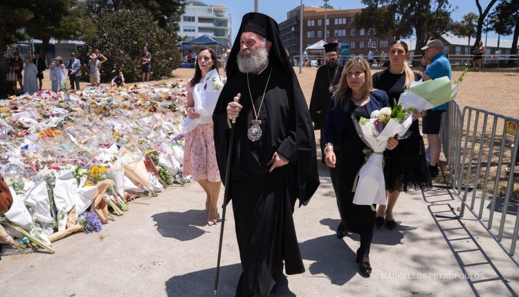 Ο-Αρχιεπίσκοπος-Αυστραλίας-στον-τόπο-της-πολύνεκρης-τρομοκρατικής-επιθέσεως-στο-Σύδνεϋ