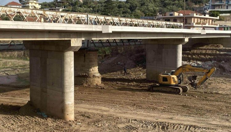 Υπογραφή-νέων-συμβάσεων-συντήρησης-Τεχνικών-Έργων-και-Αντιπλημμυρικής-Προστασίας-στην-ΠΕ-Λακωνίας,-ύψους-500.000-ευρώ-–-Περιφέρεια-Πελοποννήσου