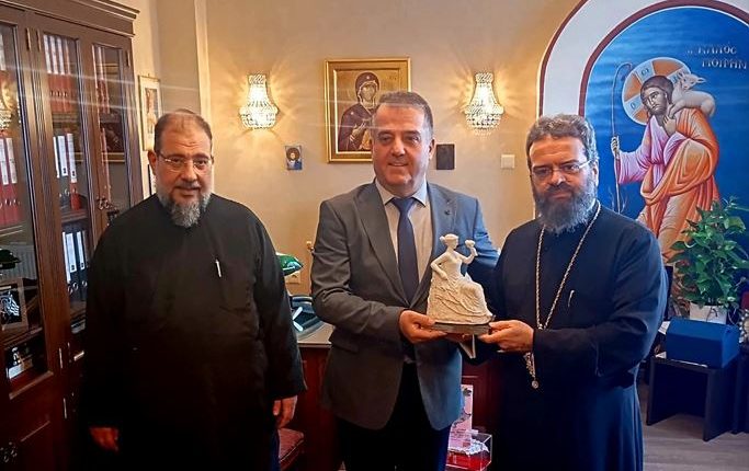 Επίσκεψη-Αντιπεριφεριάρχη-Περιφεριακής-Ενότητας-Ροδόπης-στον-Μητροπολίτη-Μαρωνείας 