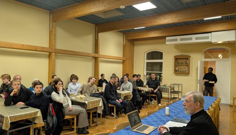 6η-Συνάντηση-Κατηχουμένων-με-τον-Μητροπολίτη-Σουηδίας-στην-Στοκχόλμη