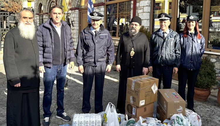 Κάλαντα-Χριστουγέννων-και-ενίσχυση-του-Φιλοπτώχου-Ταμείου-της-ΙΜ.-Καστορίας-από-την-Αστυνομία