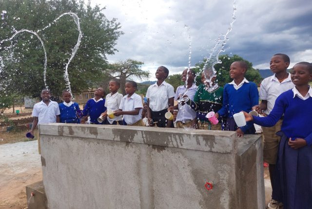 Μια-όχι-και-τόσο-χριστουγεννιάτικη-ιστορία-για-ένα-χωριό-στην-Τανζανία