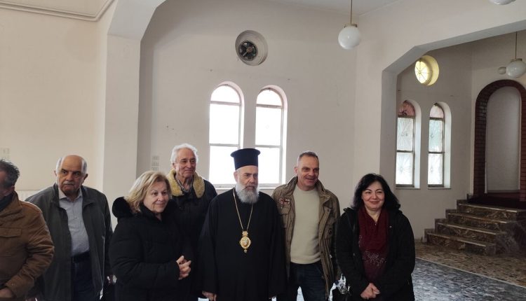 Ποιμαντική-πρωτοβουλία-αγάπης,-διανομή-της-Καινής-Διαθήκης-στις-Ενορίες-της-Καρδίτσας