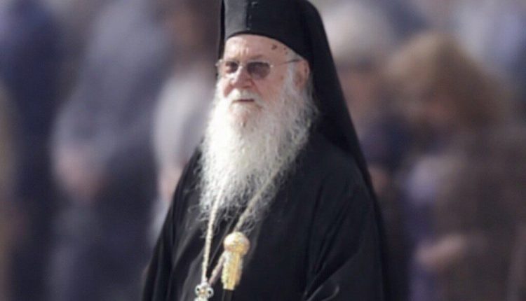Η-Ιερά-Μητρόπολη-Μεγάρων-για-την-εκδημία-Αρχιμανδρίτη-Τιμοθέου-Λαϊβερά