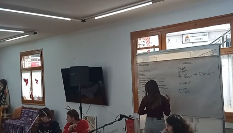 Αμφιλοχία:-Ένα-χριστουγεννιάτικο-θεατρικό-δρώμενο-ενώνει-τις-γενιές-–-ertnews.gr