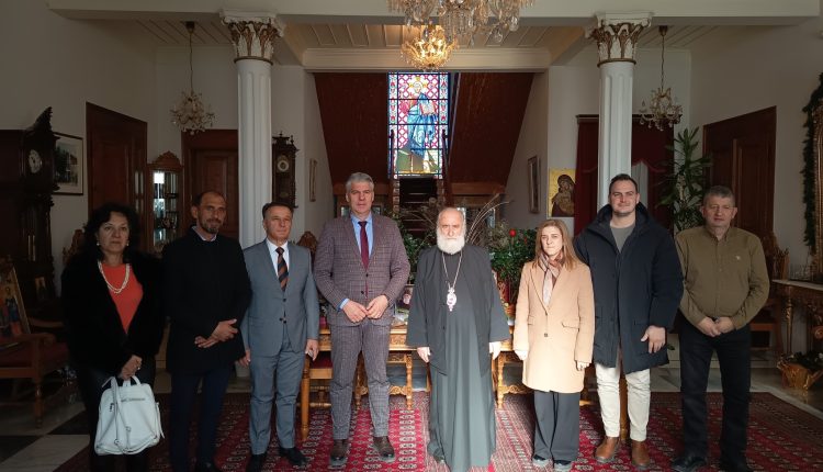 Ο-Περιφερειάρχης-Ανατολικής-Μακεδονίας-και-Θράκης-στον-Μητροπολίτη-Ξάνθης