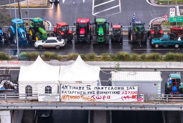 Στην…-εντατική-ο-τουρισμός-από-τα-μπλόκα-–-Πλήττονται-χιλιάδες-μικρές-επιχειρήσεις