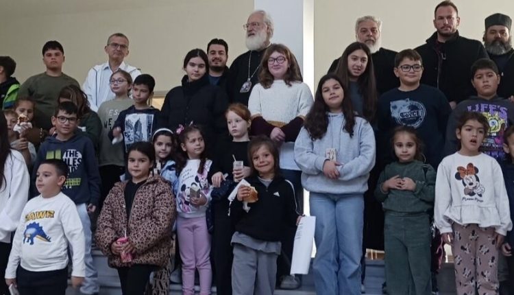 Τα-κάλαντα-των-Χριστουγέννων-έψαλλαν-στον-Αρκαλοχωρίου-Ανδρέα