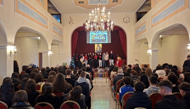 Χριστουγεννιάτικη-εκδήλωση-του-2ου-Λυκείου-Κορίνθου-στην-Κροκίδειο-Αίθουσα