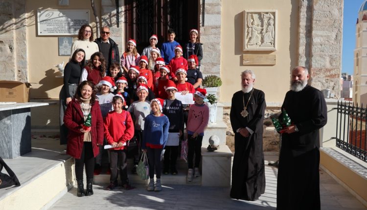 Οι-Εκπαιδευτικοί-και-οι-Μαθητές-των-Σχολείων-«Δελασάλ»-της-Σύρου-ευχήθηκαν-στον-Μητροπολίτη-Δωρόθεο