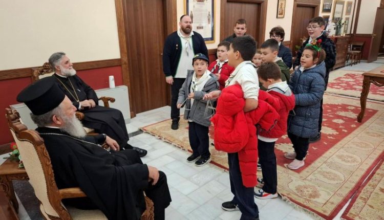 Παραμονή-Χριστουγέννων-και-κάλαντα-στην-Ιερά-Μητρόπολη-Χαλκίδος