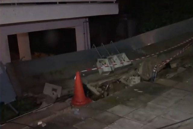 Δρόμοι–χείμαρροι-και-κατάρρευση-μαντρότοιχου-στον-Άλιμο-από-την-κακοκαιρία-–-Πλημμύρισαν-υπόγεια