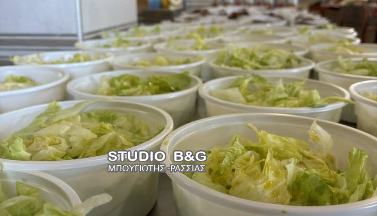 Χριστουγεννιάτικο-γεύμα-αγάπης-από-τους-εθελοντές-του-Ιερού-Ναού-Ευαγγελιστρίας-Ναυπλίου