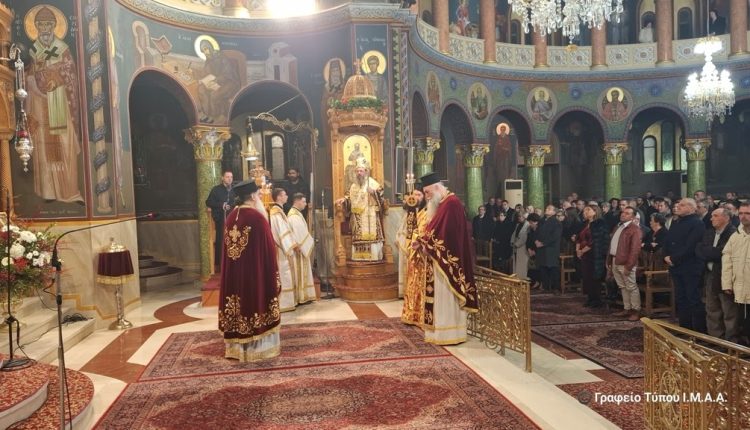 Με-πλήθος-πιστών-εορτάστηκαν-τα-Χριστούγεννα-στη-Μητρόπολη-Αιτωλίας