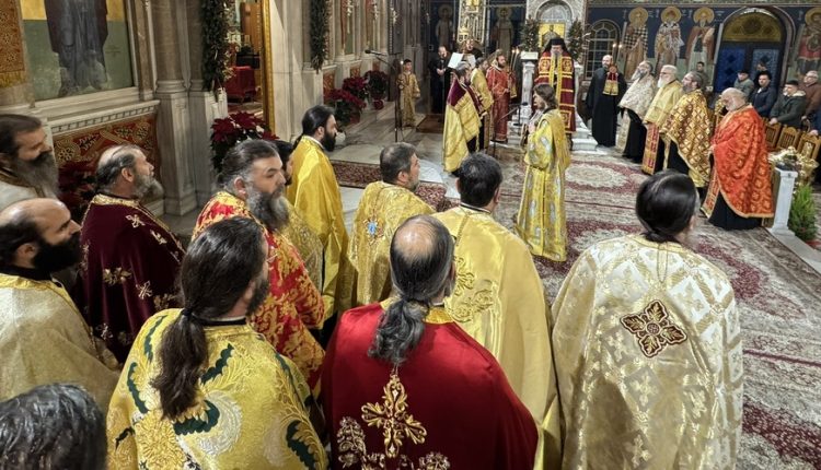 Ο-Μέγας-Αρχιερατικός-Εσπερινός-των-Χριστουγέννων-στον-Ιερό-Μητροπολιτικό-Ναό-Αγίου-Αχιλλίου-Λαρίσης