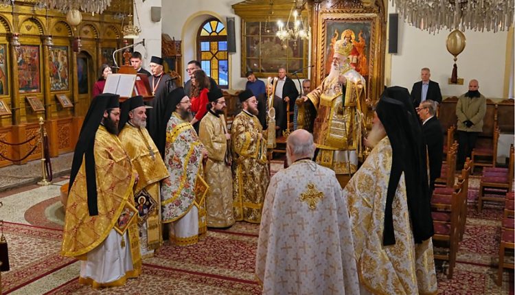 Η-εορτή-της-Συνάξεως-της-Υπεραγίας-Θεοτόκου-στη-Νάουσα-–-Υποτροφίες-σε-φοιτητές-από-το-Ίδρυμα-«Μ-Κ.-Πολιτισμού-ΠΑΝΤΑΝΑΣΣΑ»