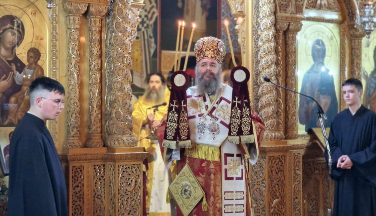 Αρχιερατική-Θεία-Λειτουργία-για-τη-Σύναξη-της-Υπεραγίας-Θεοτόκου-στο-Αμύνταιο