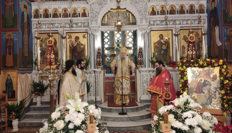 Ο-Μητροπολίτης-Παροναξίας-Καλλίνικος-στη-Μάρπησσα-της-Πάρου