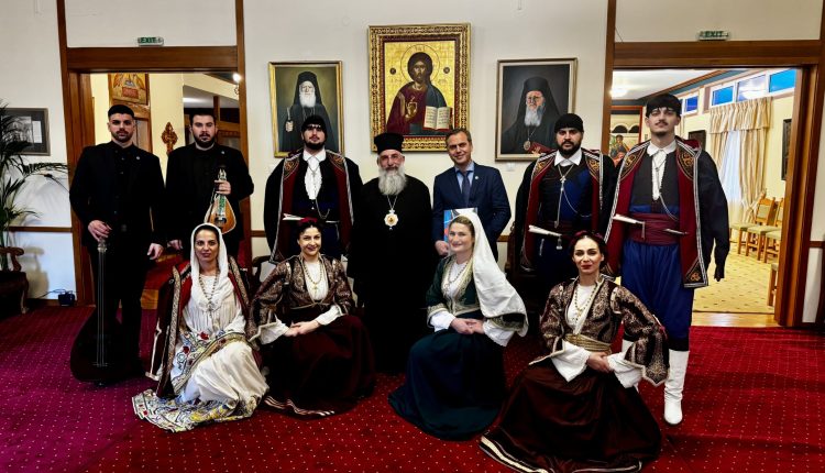 Κάλαντα-Πρωτοχρονιάς-ακούστηκαν-στην-Αρχιεπισκοπή-Κρήτης