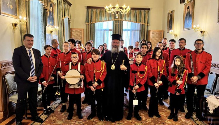 Πρωτοχρονιάτικα-κάλαντα-και-εόρτιες-επισκέψεις-στην-Ιερά-Μητρόπολη-Ρεθύμνης-και-Αυλοποτάμου