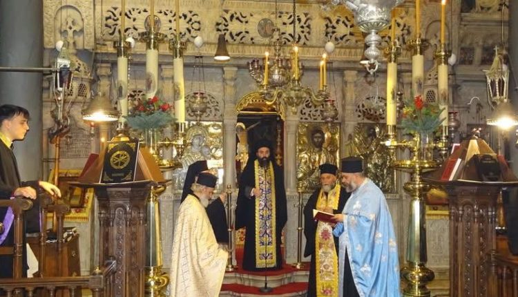 Θεία-Λειτουργία-του-Μεγάλου-Βασιλείου-στον-Ιερό-Καθεδρικό-Ναό-Ύδρας