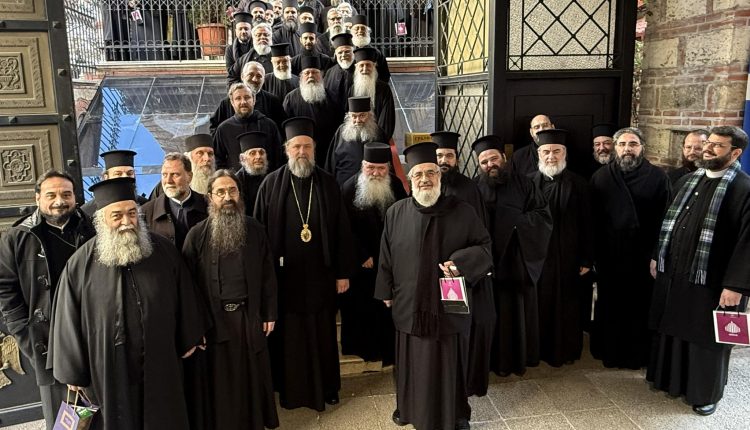 Βασιλόπιτα-για-τις-ανδρώες-Ιερές-Μονές-της-Ιεράς-Μητροπόλεως-Θεσσαλονίκης