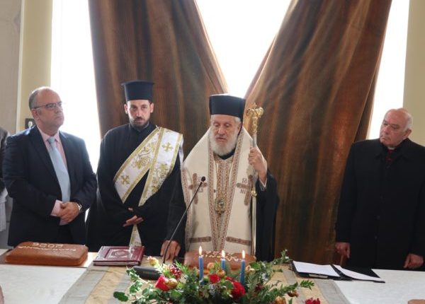 Ευλογία-της-πίτας-του-Αγίου-Βασιλείου-στο-Δήμο-Σύρου-Ερμούπολης