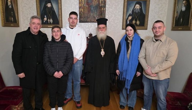 Άρτα:-Υποτροφίες-Αρχιεπισκόπου-Ιερωνύμου-σε-φοιτητές-του-Δήμου-Γ.-Καραϊσκάκη