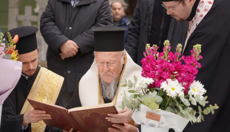 Ο-Οικουμενικός-Πατριάρχης-τίμησε-τη-μνήμη-του-Γέροντός-του,-μακαριστού-Μητροπολίτου-Χαλκηδόνος-Μελίτωνος