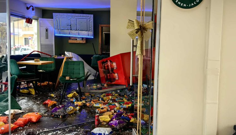 Πάτρα:-Επίθεση-ατόμων-σε-κατάστημα-ο-ιδιοκτήτης-του-οποίου-φέρεται-να-σχετίζεται-με-την-φονική-συμπλοκή-–-ertnews.gr