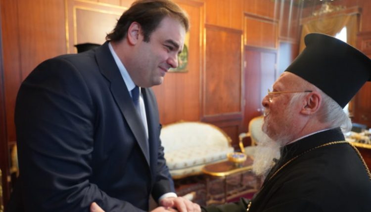 Στο-Φανάρι-για-τα-Θεοφάνεια-ο-Πρόεδρος-του-eurogrοup,-Κυριάκος-Πιερρακάκης