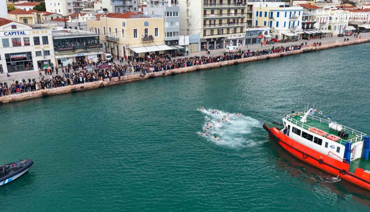 Θεοφάνεια-2026-στο-λιμάνι-της-Χίου-(ΒΙΝΤΕΟ-&-ΦΩΤΟ)