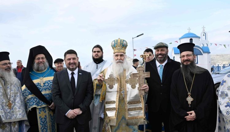 Καθαγιασμός-των-υδάτων-στο-Πέραμα-Αττικής
