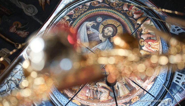 Σε-λίγο-ζωντανά-από-το-pemptousia-fm-η-Ιερά-Αγρυπνία-των-Χριστουγέννων-από-την-ΙΜΜ.-Βατοπαιδίου