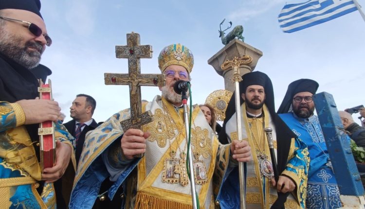Ρόδου-Κύριλλος:-Ο-Αγιασμός-των-υδάτων-αποτελεί-τη-βεβαίωση-ότι-ο-κόσμος-δεν-είναι-εγκαταλελειμμένος