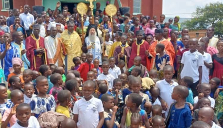 Θεοφάνεια-με-χειροτονία-και-συμμετοχή-πλήθους-πιστών-στην-Μπουκόμπα