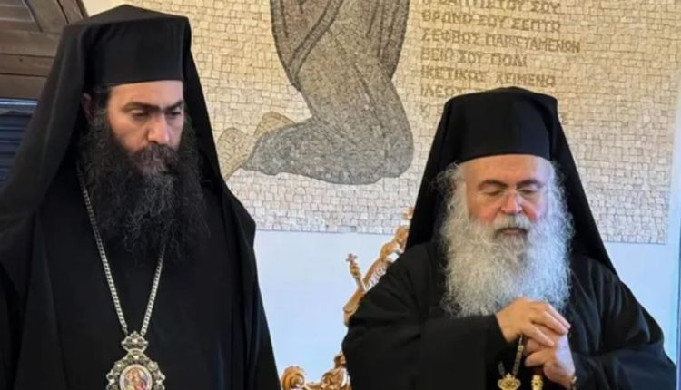 Εκκλησία-της-Κύπρου:-Η-Ιερά-Σύνοδος-έθεσε-επ’-αόριστον-σε-αργία-τον-Μητροπολίτη-Τυχικό
