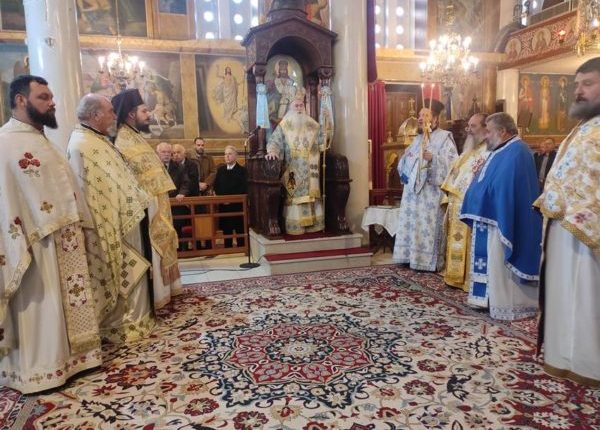 Ο-Μητροπολίτης-Κορίνθου-στον-πανηγυρίζοντα-Ι.-Ναό-Αγίου-Ιωάννη-στο-Δερβένι